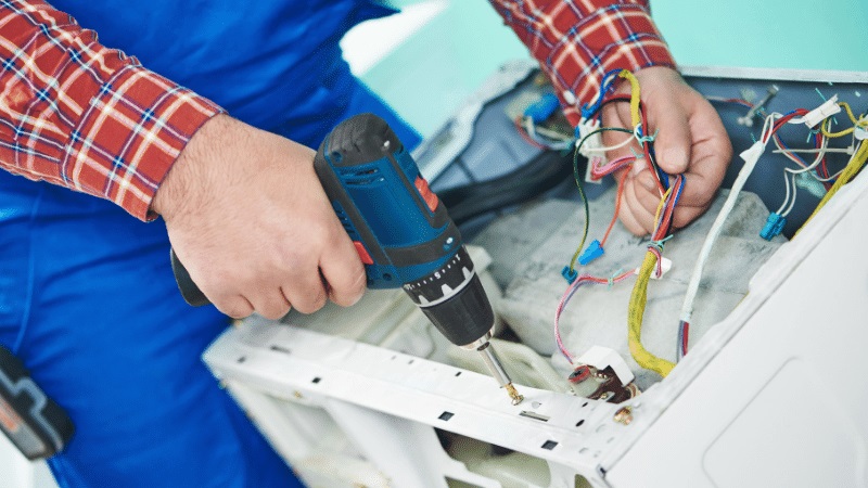 Kartepe Dominox Dominox çamaşır makinesi kart tamiri – Su almama arızası orijinal parça ile giderildi. - Teknik servis örneği